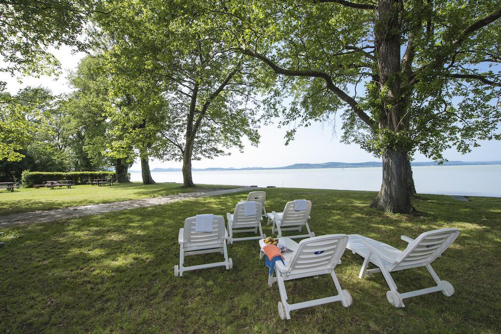 Balatonboglár Familia Hotel المظهر الخارجي الصورة